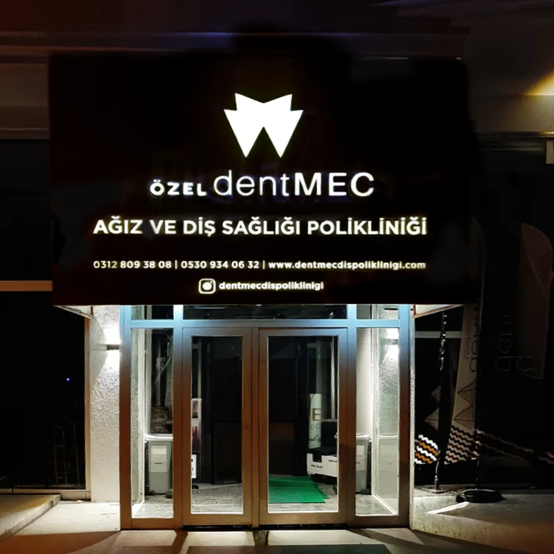 Ankara merkezde gece çekilmiş LED ışıklı tabela cephe uygulaması